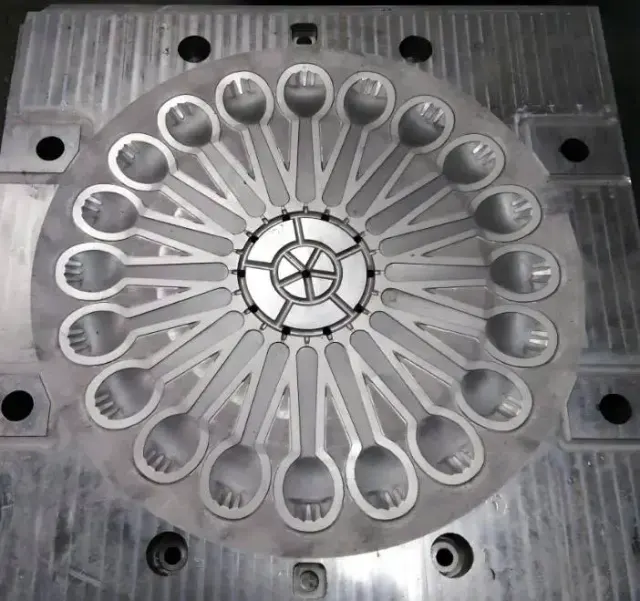 Injection mold or molded part built by PrototyperLab, photo 27 of 53